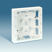 SIMON Трехрядные коробки для открытой установки, белый цвет, 250х268х53мм